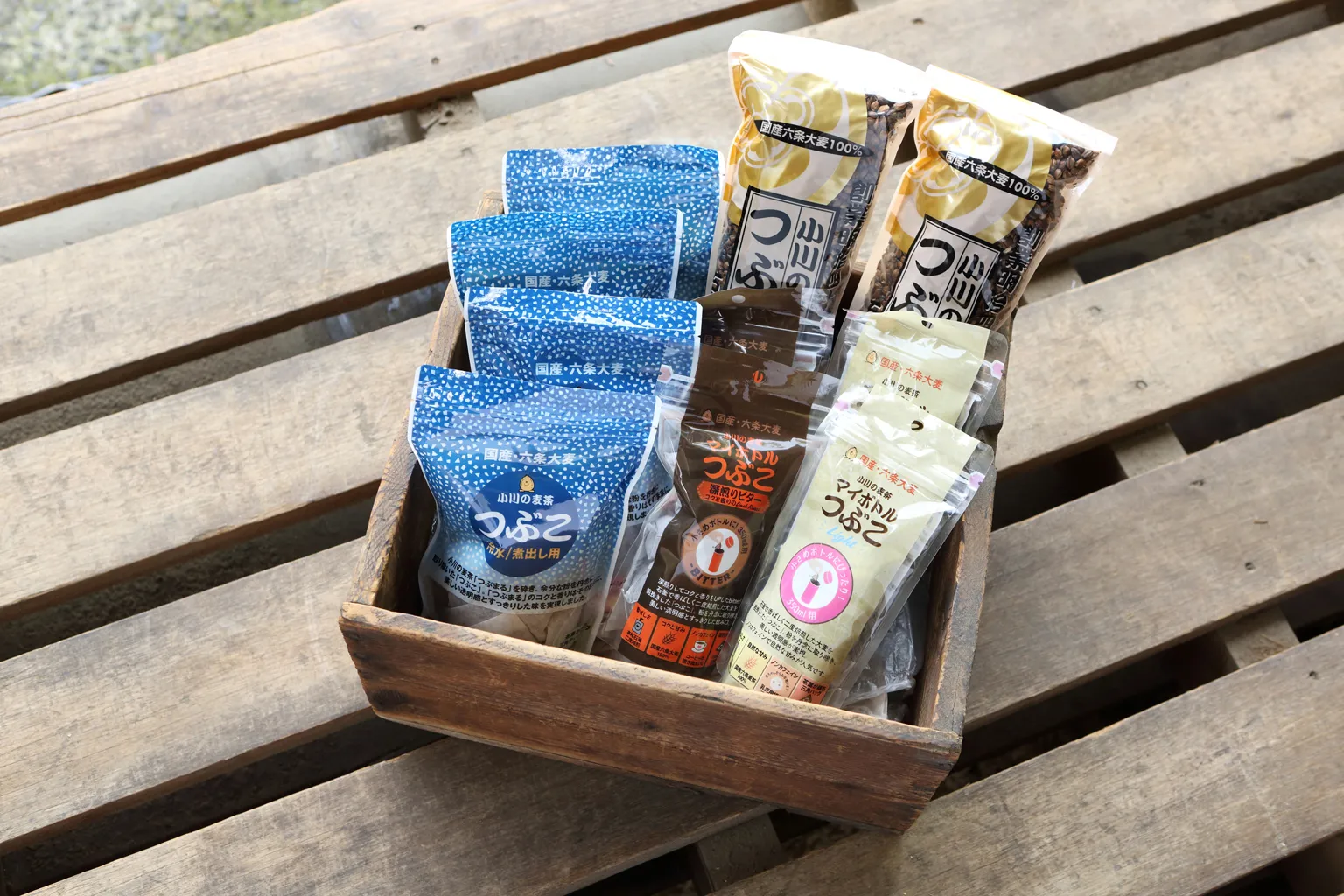 冷水でも麦茶が作れる「つぶこ」や、外出先でも麦茶を楽しめる「マイボトルつぶこ」など、小川産業の麦茶はシーンに合わせて楽しむことができる。